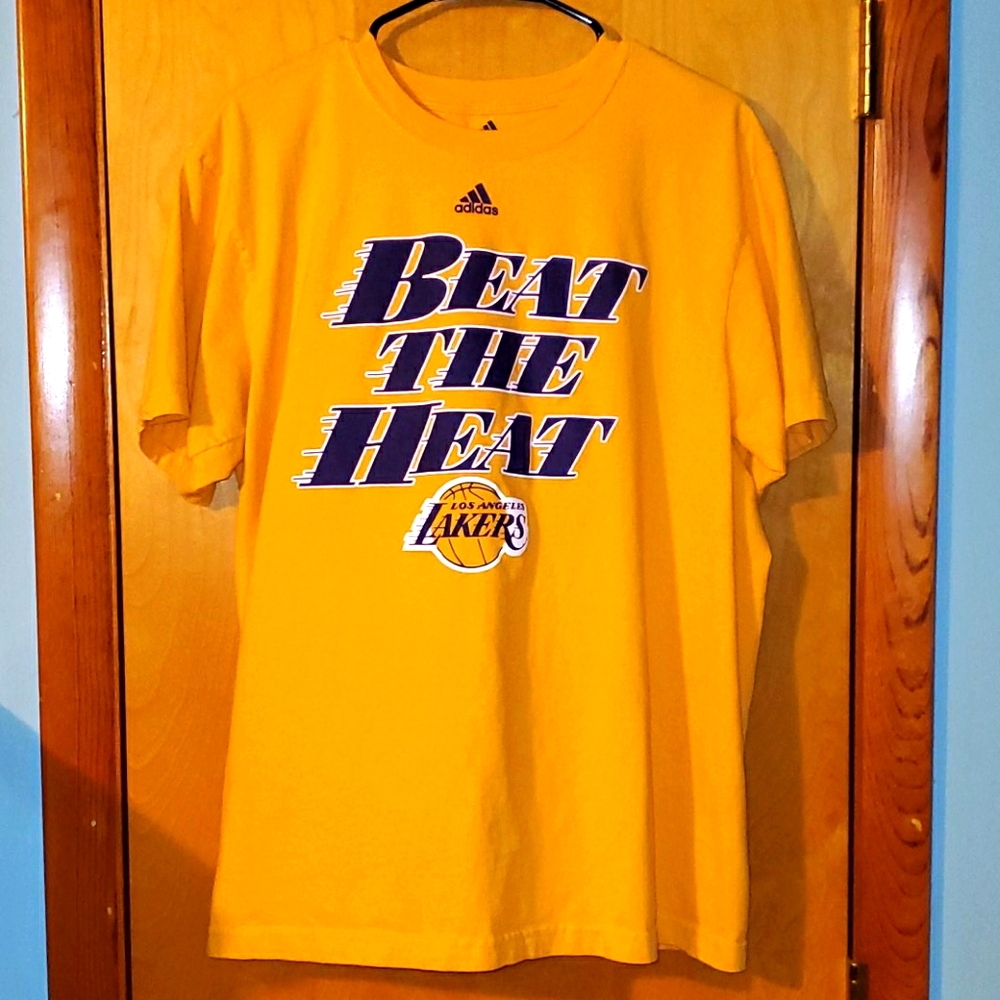 Lakers t-shirt beat the heat!!